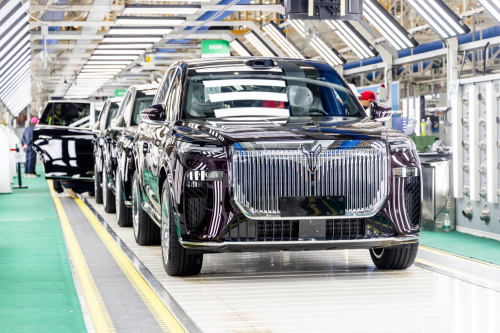 岚图汽车拟3月19日登陆港股，人工智能应用软件开发成战略新支点